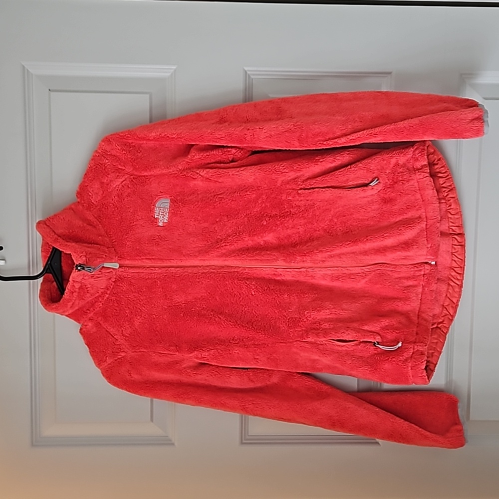 The North Face Osito women's jacket. Small.  100%polyester